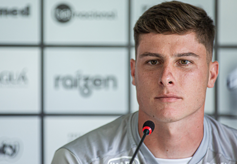 imagem da materia: Em coletiva, Léo Steffen e Evanderson são apresentados