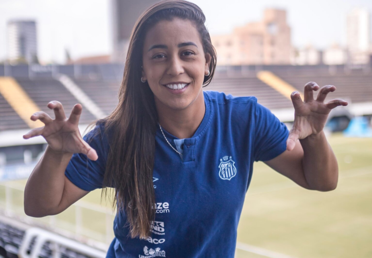 imagem da materia: Nath Pitbull renova com o Santos até o fim de 2026
