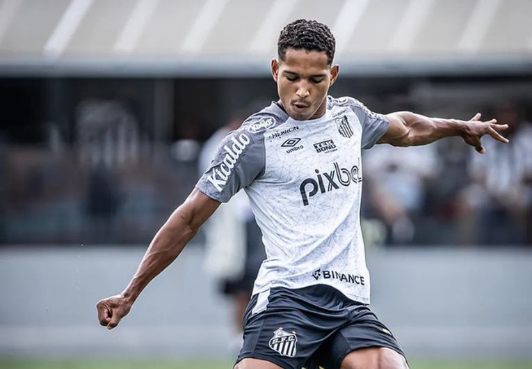 imagem da materia: Internacional se interessa por João Lucas, do Santos