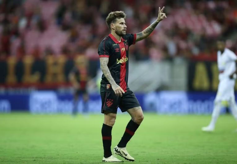 imagem da materia: Lucas Lima deve permanecer no Sport