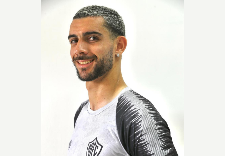 imagem da materia: Rio Branco anuncia lateral Victor Woellner para a Série A3