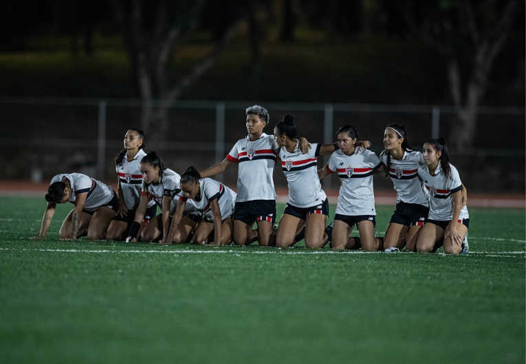 imagem da materia: São Paulo é eliminado nos pênaltis na Copinha Feminina