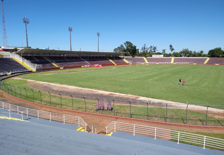 imagem da materia: Noroeste finaliza obras em seu novo gramado