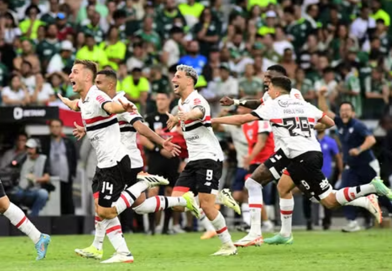 imagem da materia: São Paulo supera Palmeiras no Ranking da CBF - Veja mais