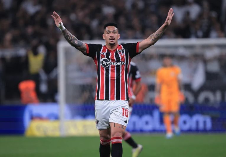 imagem da materia: São Paulo recusa proposta do Santos por Luciano