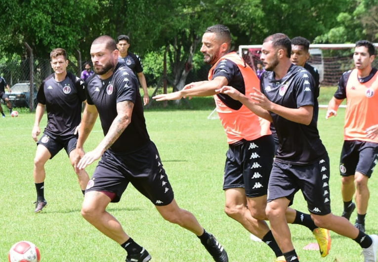 imagem da materia: Juventus realiza treino no CT da rival Portuguesa