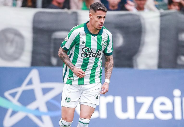 imagem da materia: Palmeiras acerta saída de zagueiro para o Vasco