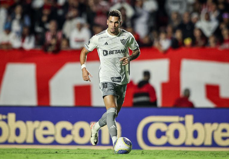 imagem da materia: Palmeiras encaminha a contratação de Paulinho