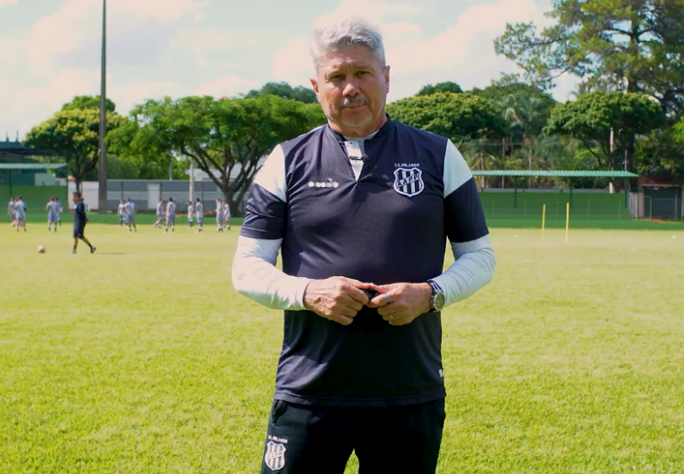 imagem da materia: Edson Boaro confia em coletivo da Ponte Preta para Copinha