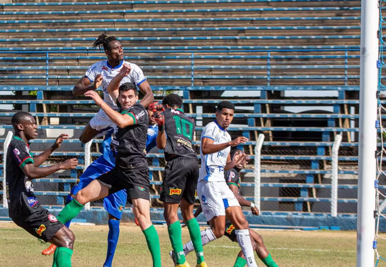 imagem da materia: Monte Azul bate Barretos por 2 a 1 em jogo treino