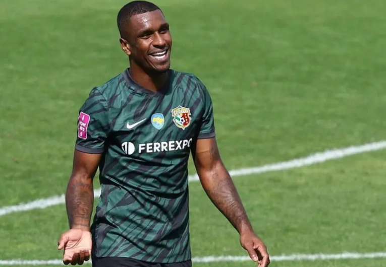 imagem da materia: Noroeste contrata lateral que estava no futebol ucraniano