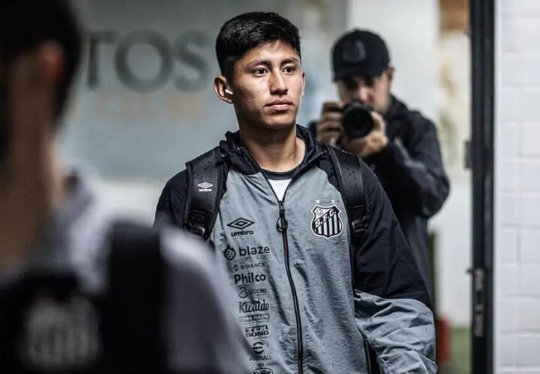 imagem da materia: Miguelito deve ter mais oportunidades no Santos em 2025