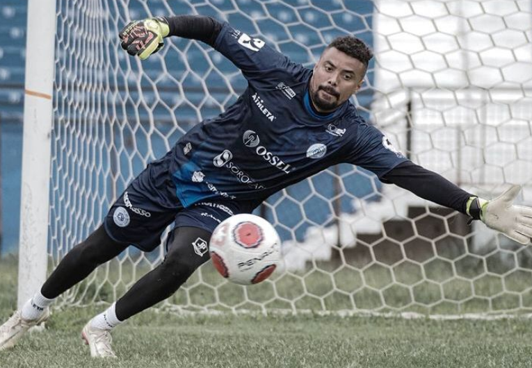 imagem da materia: Santo André anuncia rescisão de goleiro recém contratado