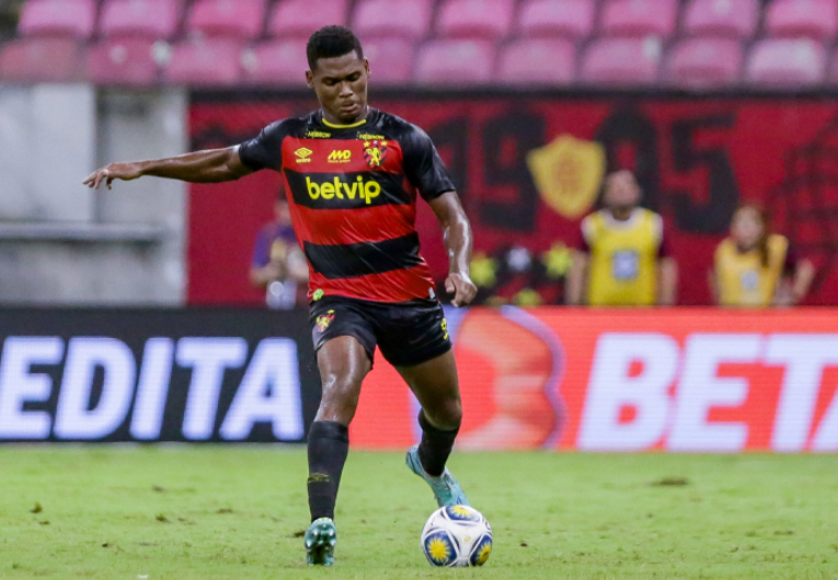 imagem da materia: Linense acerta com zagueiro Nassom, do Sport, por Empréstimo