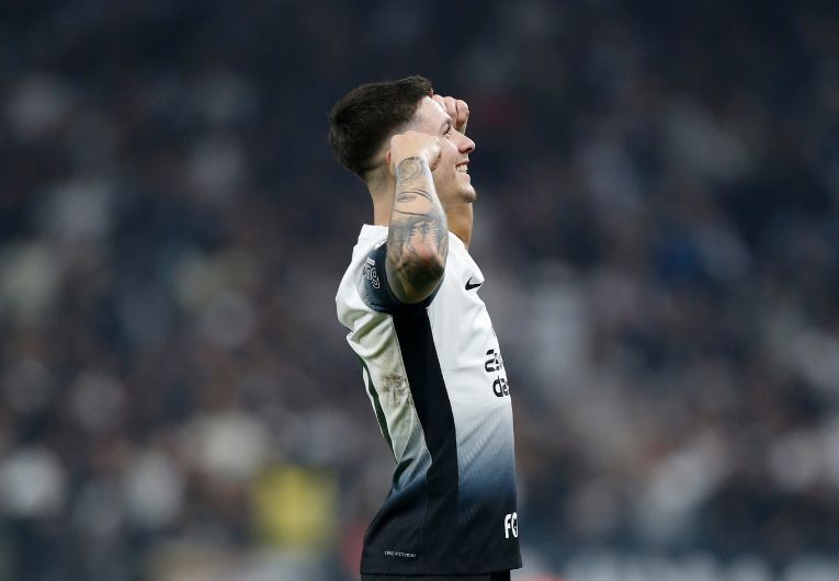 imagem da materia: Garro revela que teve propostas para deixar o Corinthians