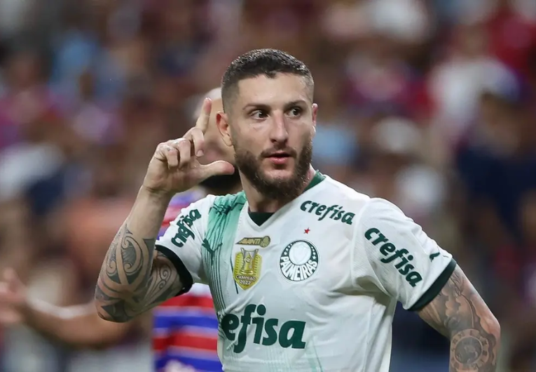 imagem da materia: Zé Rafael recusa proposta do Santos e segue no Palmeiras
