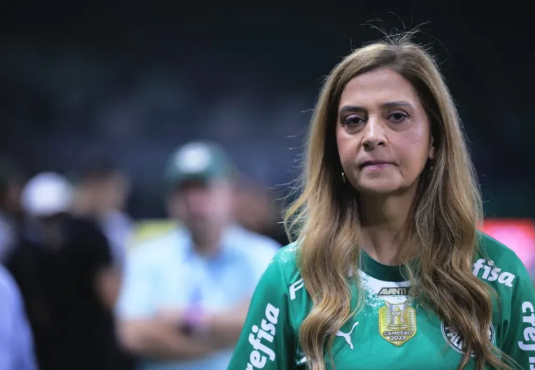 imagem da materia: Por reforços, Leila Pereira é pressionada por conselheiros