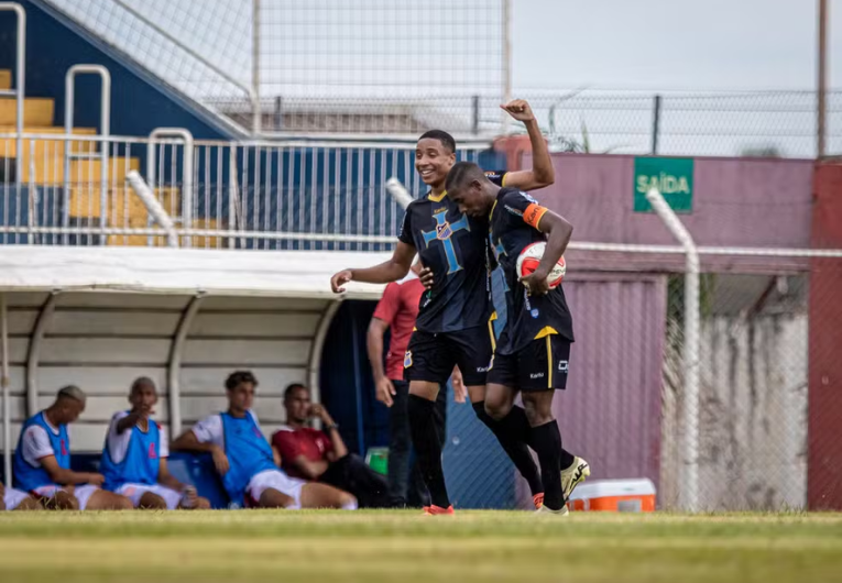 imagem da materia: Água Santa vence Linense de virada e avança na Copinha