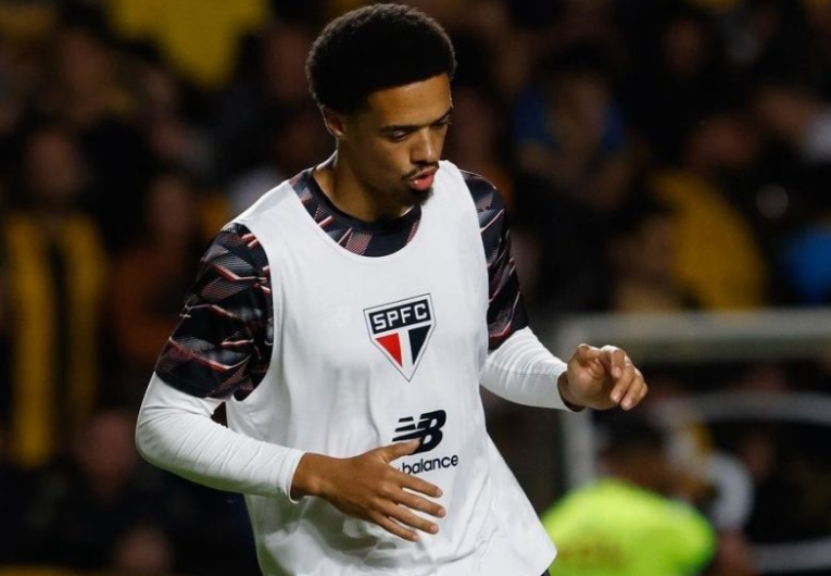 imagem da materia: Jamal Lewis se despede do São Paulo e lamenta: