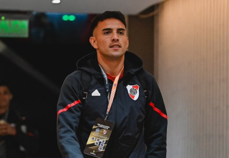 imagem da materia: Enzo Diaz desembarcou no Brasil para assinar com o São Paulo