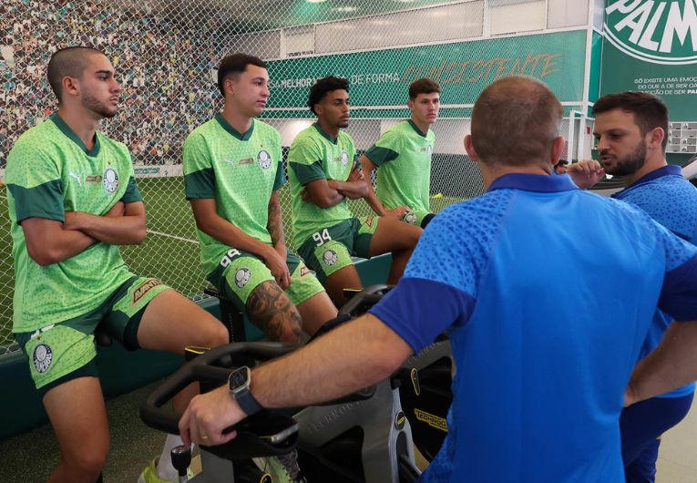 imagem da materia: Quinteto da Copinha inicia pré-temporada com o profissional