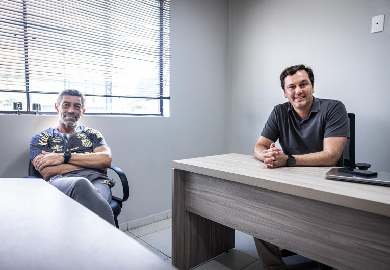 imagem da materia: Santos anuncia profissionais para o departamento de futebol