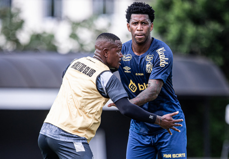 imagem da materia: Santos perde para Athletic em jogo-treino no CT Rei Pelé