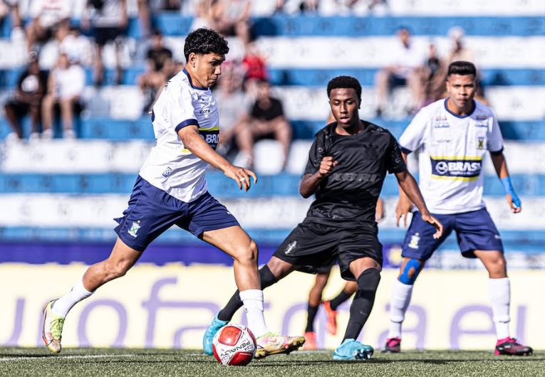 imagem da materia: Santo André vence e Corinthians avança na 2° colocação