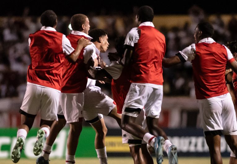 imagem da materia: São Paulo vence XV de Jaú e avança com 100%
