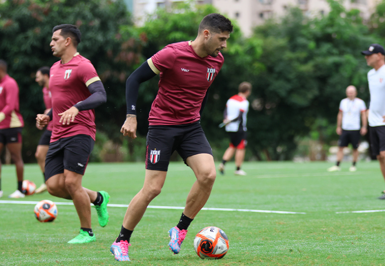 imagem da materia: Novo lateral do Botafogo-SP, Risso valoriza disputa por vaga