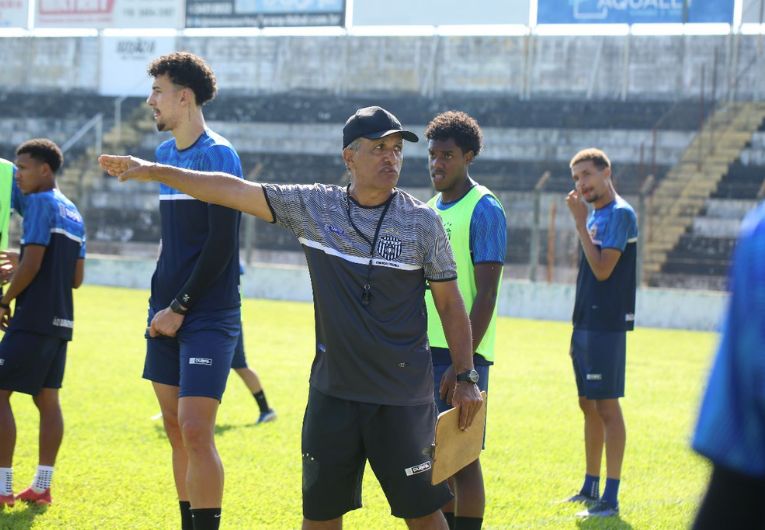 imagem da materia: Toninho Cobra aprova jogo-treino contra o Corinthians