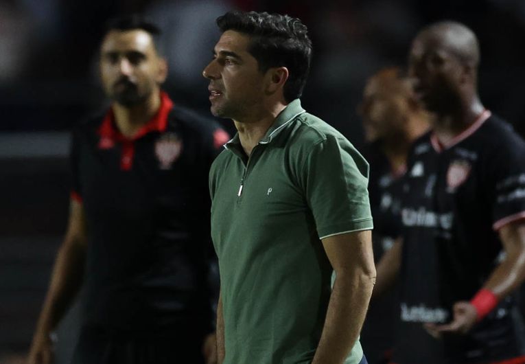 imagem da materia: “Eu não estou a poupar ninguém”, diz Abel Ferreira