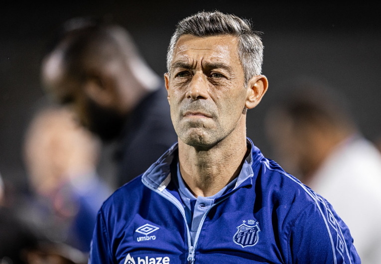 Pedro Caixinha cobra consistência do Santos após empate