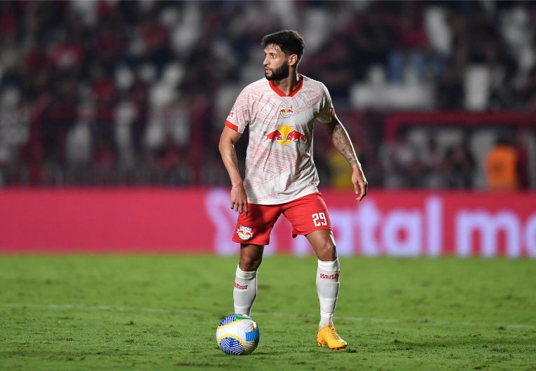 imagem da materia: Bragantino anuncia renovação com Juninho Capixaba