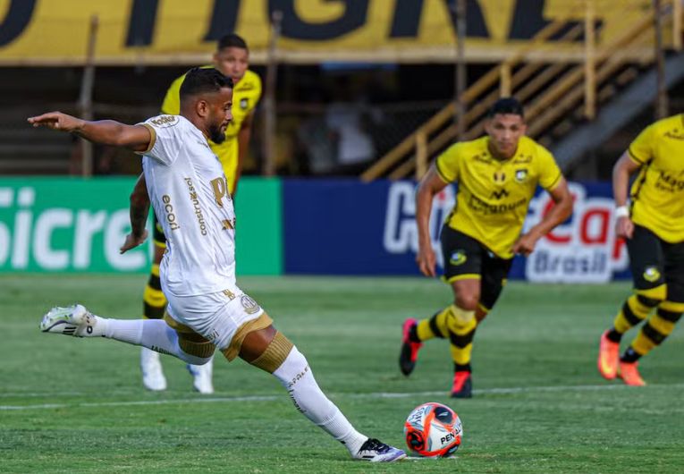 imagem da materia: Reinaldo faz gol e dá assistência em vitória do Mirassol