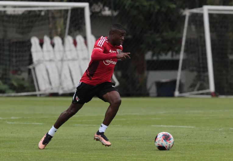 imagem da materia: São Paulo tenta rescindir com Orejuela e Méndez