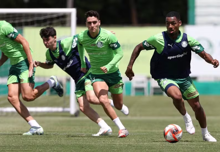 imagem da materia: Abel Ferreira montará dois times para o Paulistão