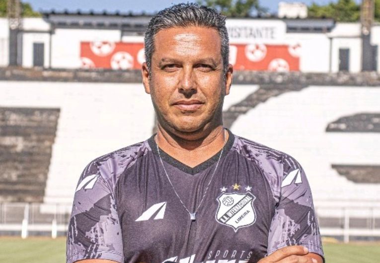 imagem da materia: Denis Augusto é mantido como técnico do Sub-20 da Inter