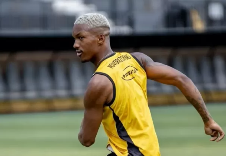imagem da materia: Novorizontino renova com atacante Vitinho