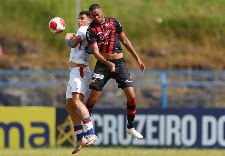 imagem da materia: Com gol no final e um a menos, Ituano elimina o Fortaleza