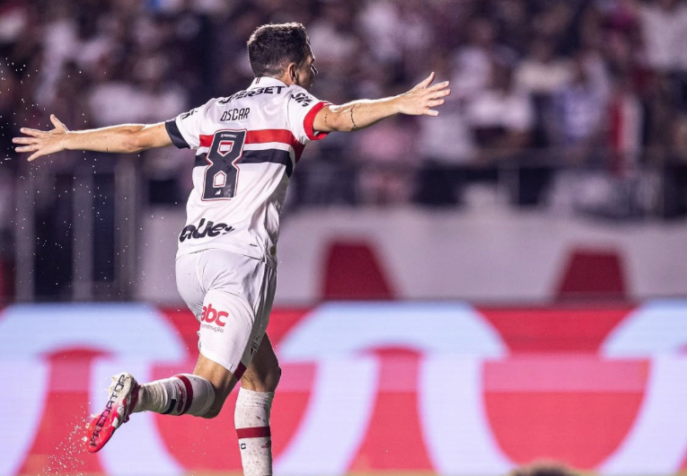 imagem da materia: São Paulo atropela o Corinthians no MorumBIS