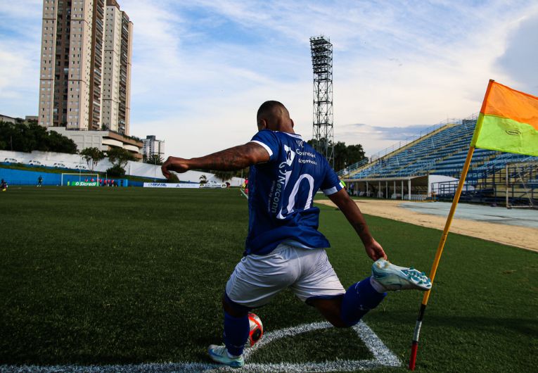 imagem da materia: Taubaté deixa de ser lanterna com vitória no ABC