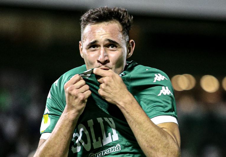 imagem da materia: João Marcelo faz primeiro gol como profissional no Guarani