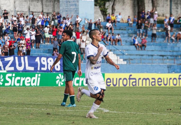 imagem da materia: Taubaté promove três atletas da base na Série A2
