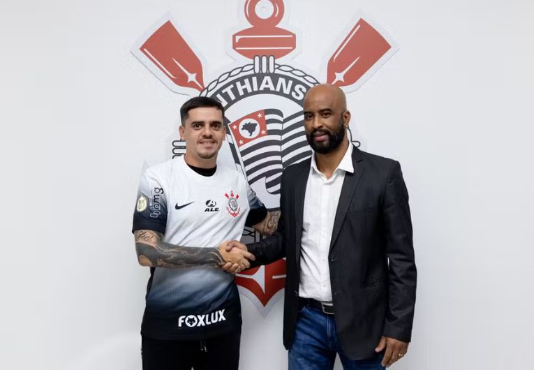 imagem da materia: Executivo do Corinthians explica empréstimo de Fagner