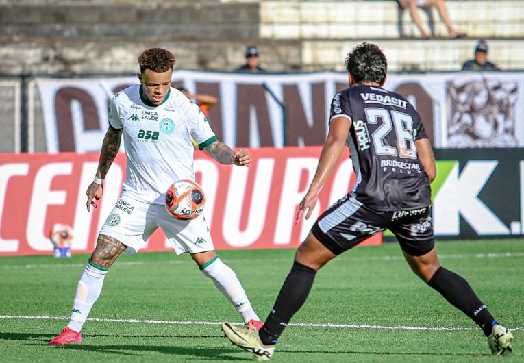 Rafael Bilu durante a estreia pelo Guarani.