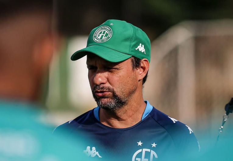 imagem da materia: Treinador do Guarani elogia elenco e comissão técnica