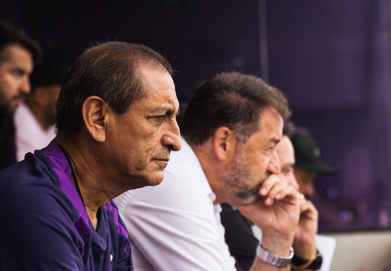 imagem da materia: Ramón Díaz acompanha jogo do Corinthians na Copinha