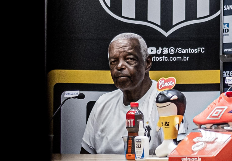 imagem da materia: Lima, bicampeão mundial pelo Santos, morre aos 83 anos