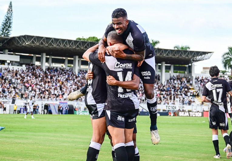 imagem da materia: Ponte aproveita expulsão e derrota o Guarani no Derby